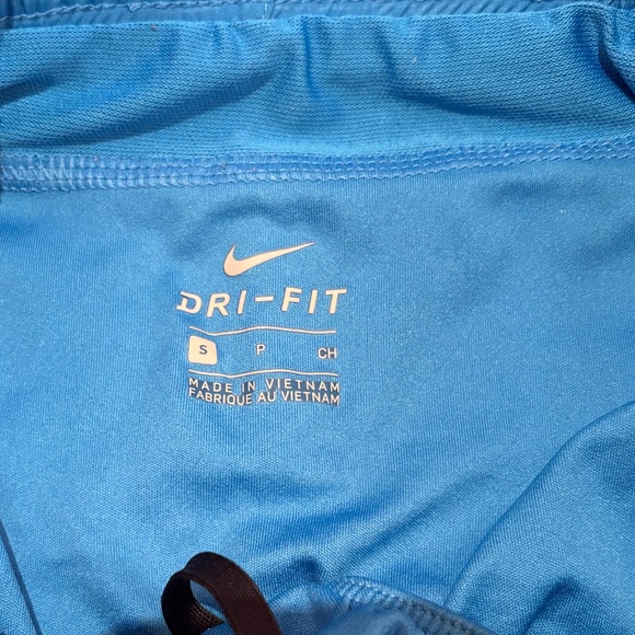 Nike shorts - Picture 2 of 2